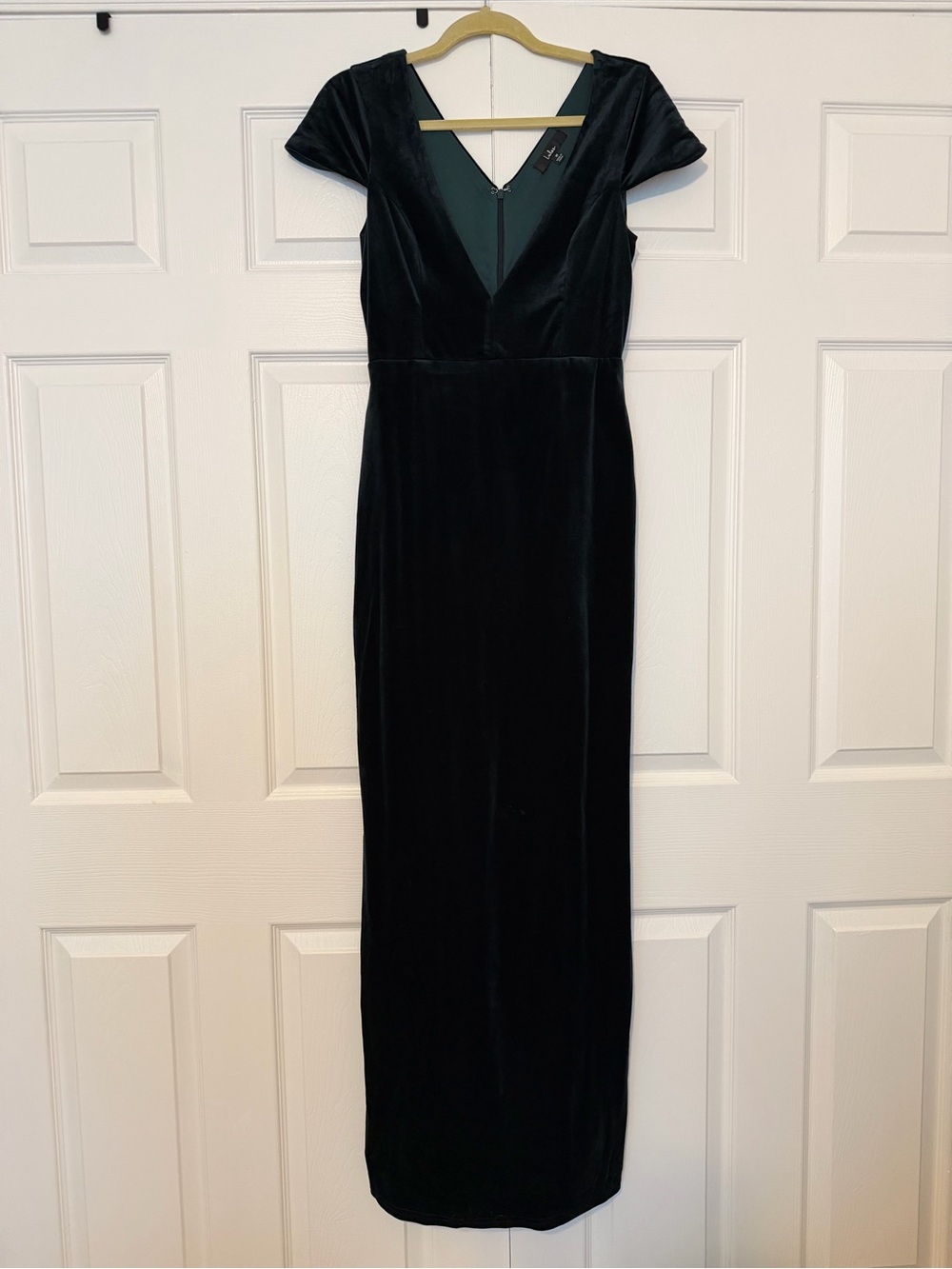 Lulu's Black Velvet V-Neck Maxi Dress